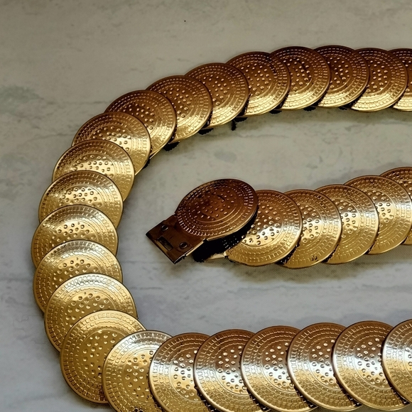Gold Tone Coin Stretch Belt Glam Rock 80s Vintage Retro Women's - Picture 7 of 10